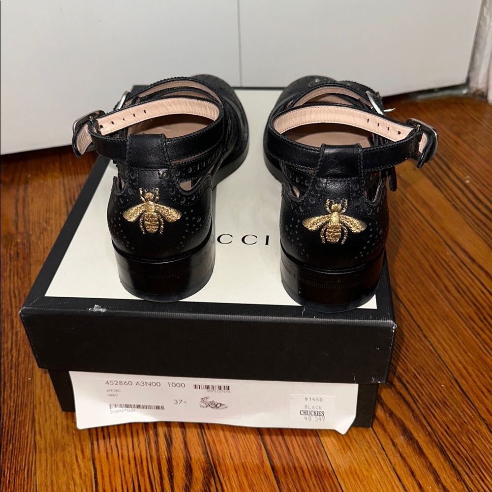 Gucci Black Women's Flats with Buckle Accents - Picture 5 of 8